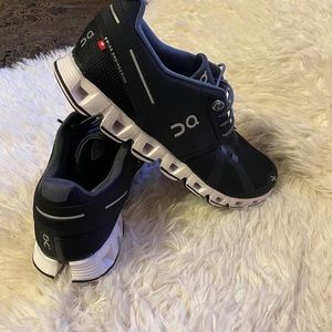 On Cloud Running Shoe Size 8
